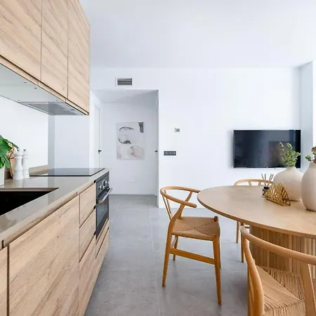 Lolas Apartment
